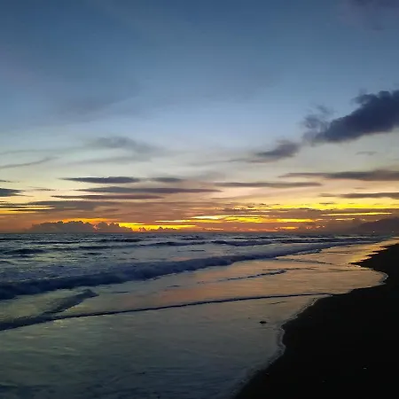 Sunshiny Costa Del Sol - *