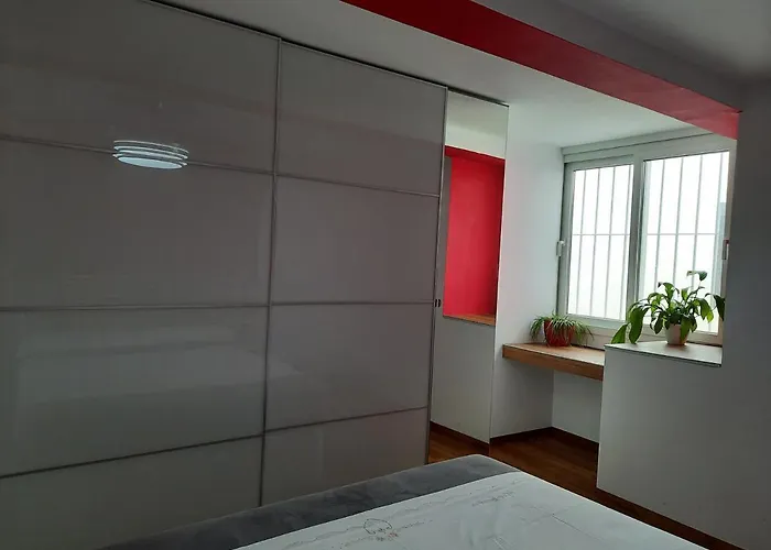 Sunshiny Costa Del Sol -